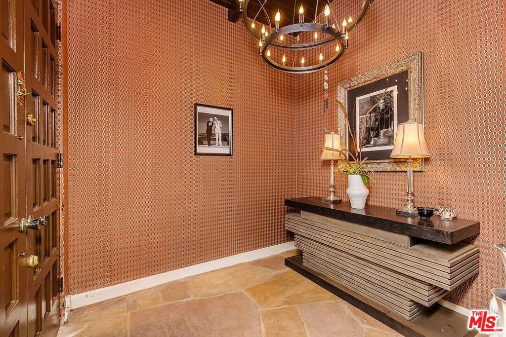 1641 N Crescent Heights Boulevard