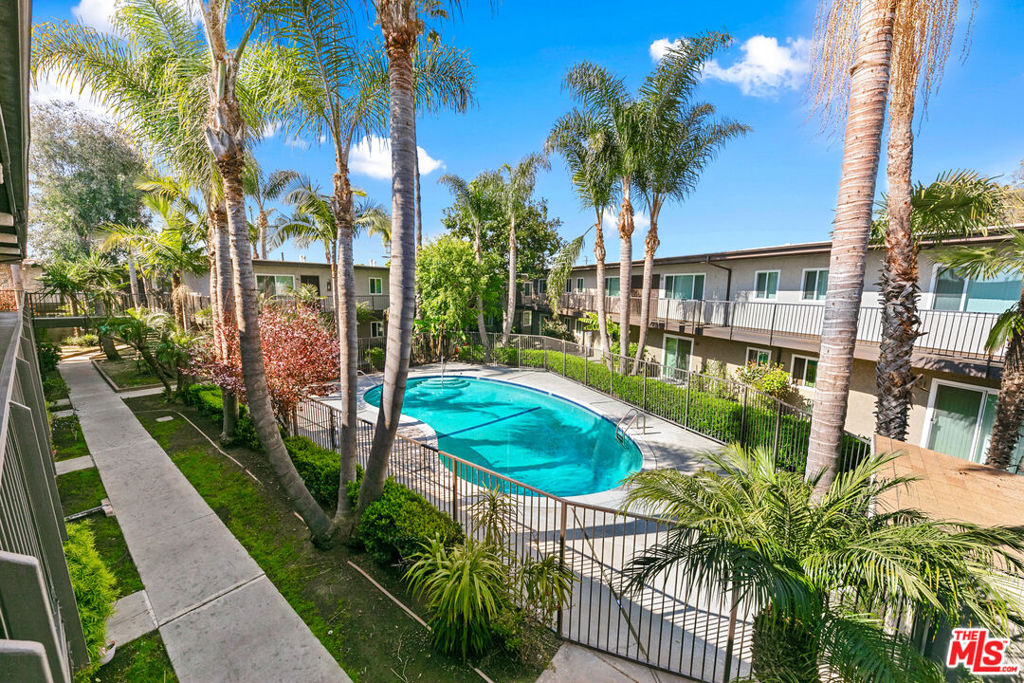 3351 Marine Avenue
