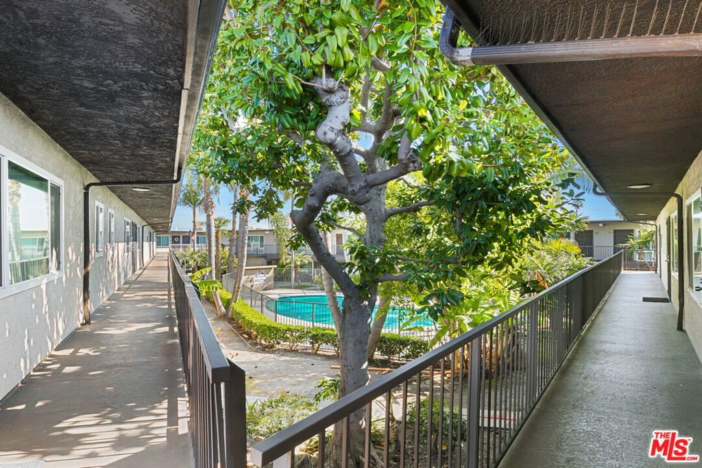 3351 Marine Avenue