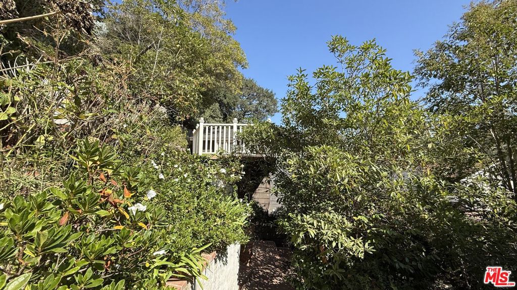 425 Hillside Lane