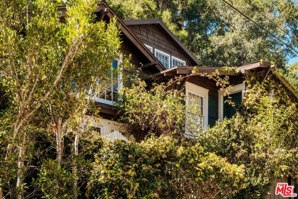 Photo of 425 Hillside Lane, Santa Monica, CA 90402 (MLS # 26662503)