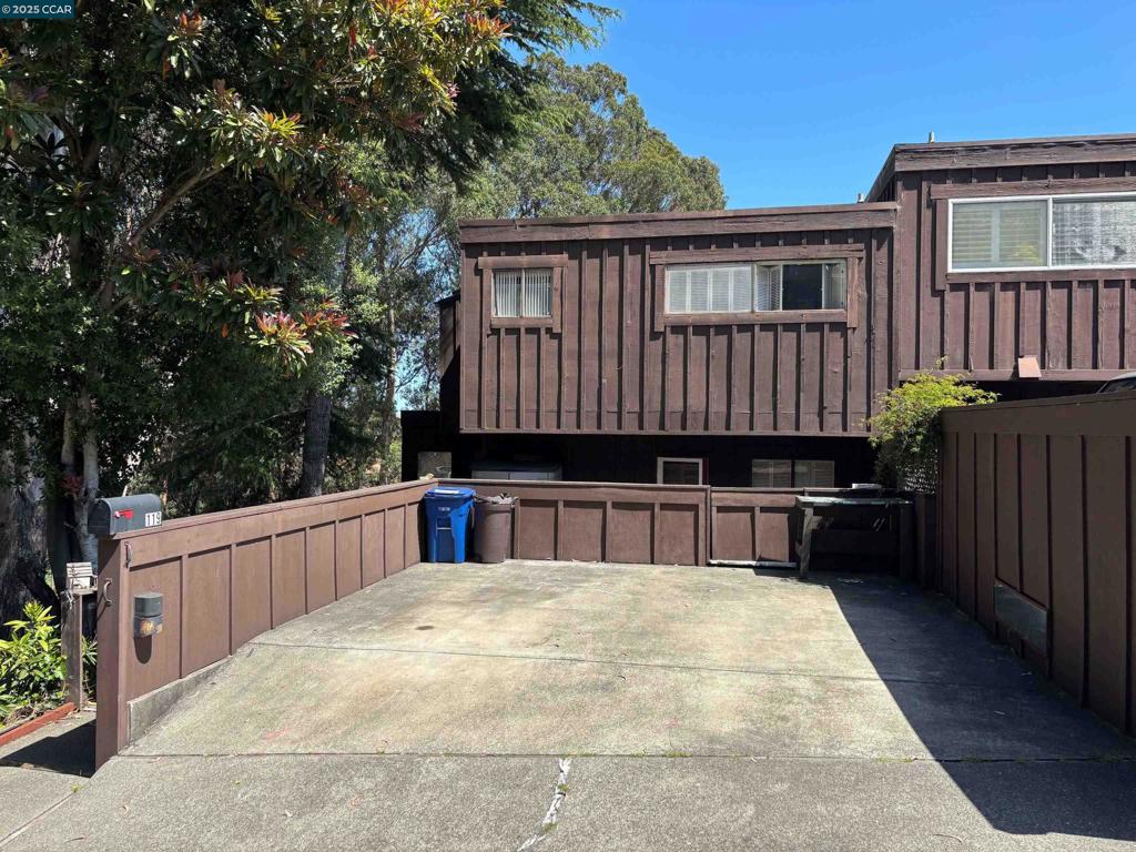 Great opportunity to restore and personalize this expansive Sausalito gem! With 1,736 sq ft of living space, this home offers ample room to relax, entertain, or create. A special bonus space provides endless possibilities—perfect for a home office, art studio, or guest retreat. Enjoy scenic views and immerse yourself in all that coveted Sausalito has to offer, with close proximity to charming cafes, specialty shops, waterfront dining, and more. An ideal location with easy access to the Golden Gate Bridge—making your San Francisco commute a breeze.