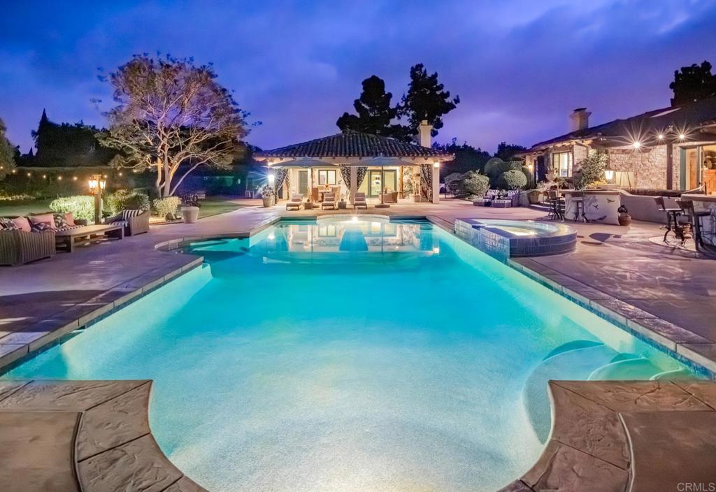 4843 La Jacaranda