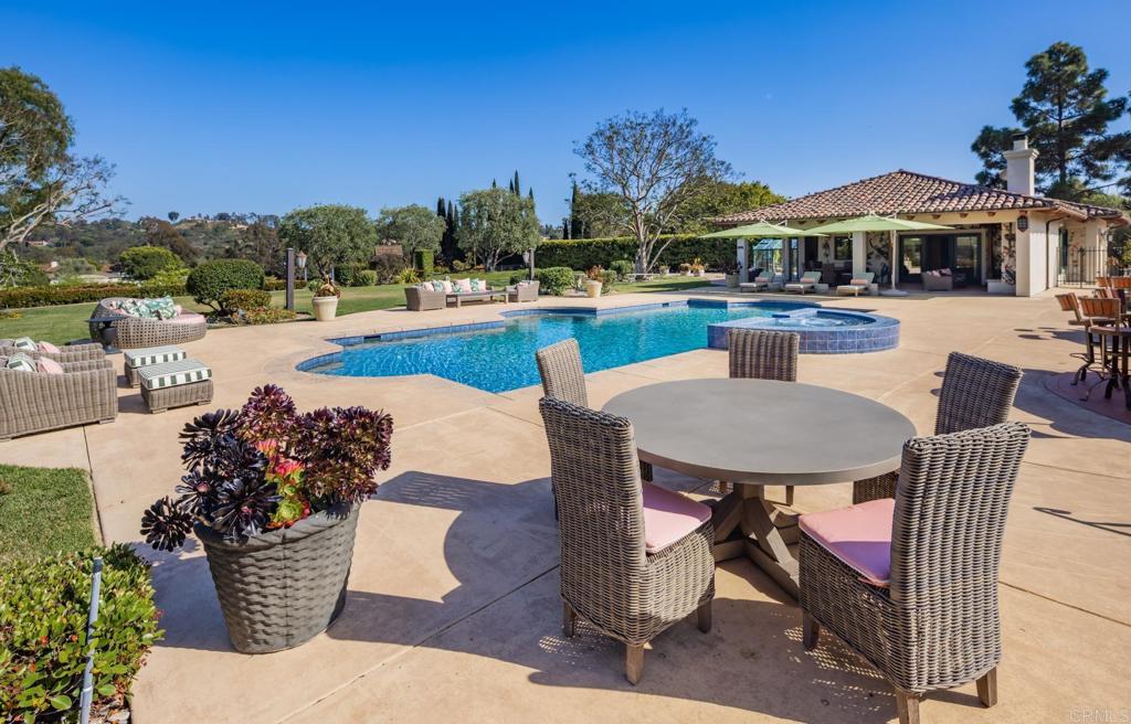 4843 La Jacaranda
