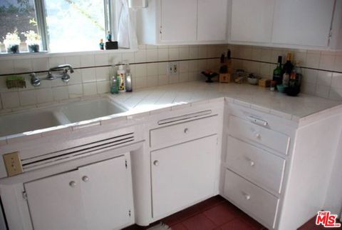 Tiny photo for 1541 Veteran Avenue, Los Angeles, CA 90024 (MLS # 25613517)