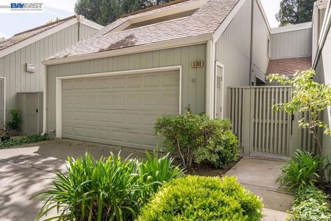 Photo of 5360 Brookside Ct, Pleasanton, CA 94588 (MLS # 41133544)