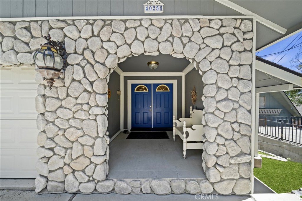 40258 Narrow Lane