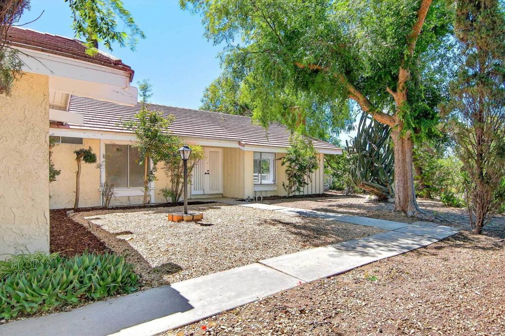 37985 Avenida Bravura