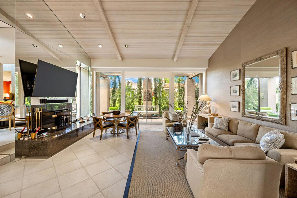 74683 Arroyo Drive