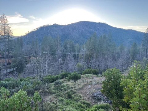 Photo of 16709 Starview Loop Rd, Cobb, CA 95426 (MLS # LC26027584)