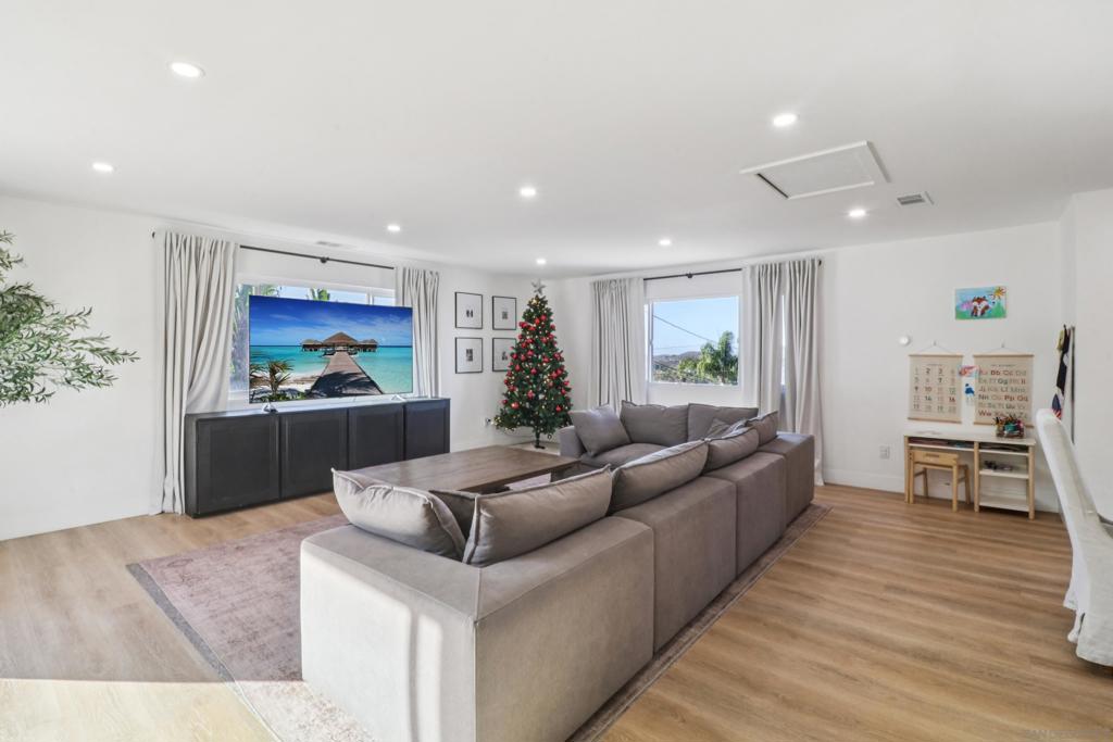 2422 Primrose Avenue