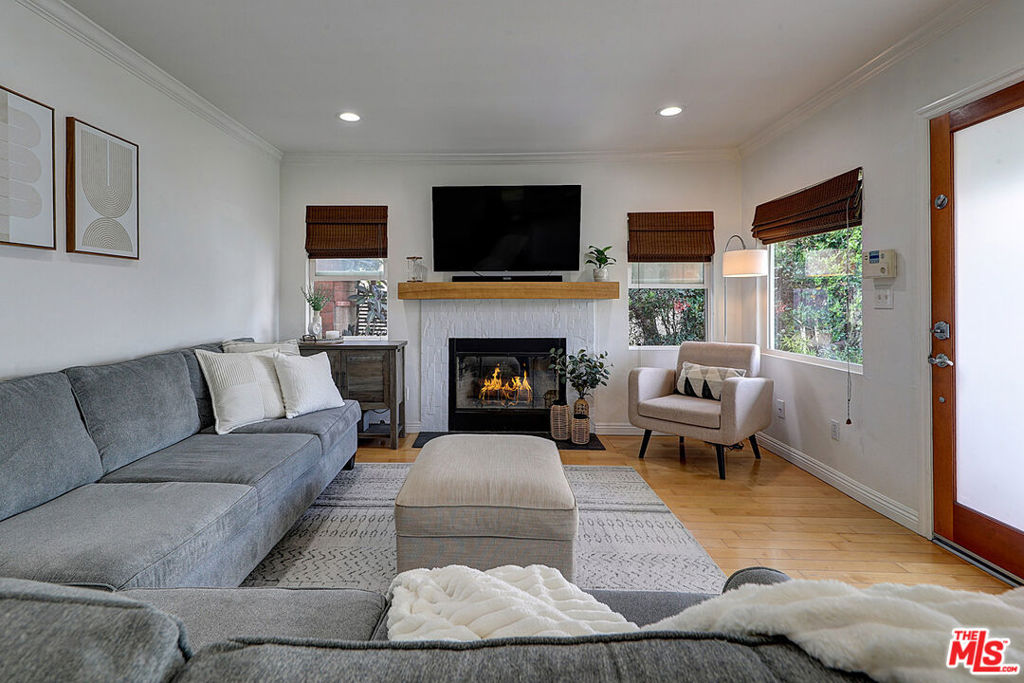 2489 Wellesley Avenue