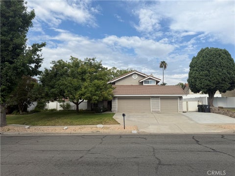 Photo of 221 Jesse way WAY, Redlands, CA 92374 (MLS # IG26152599)