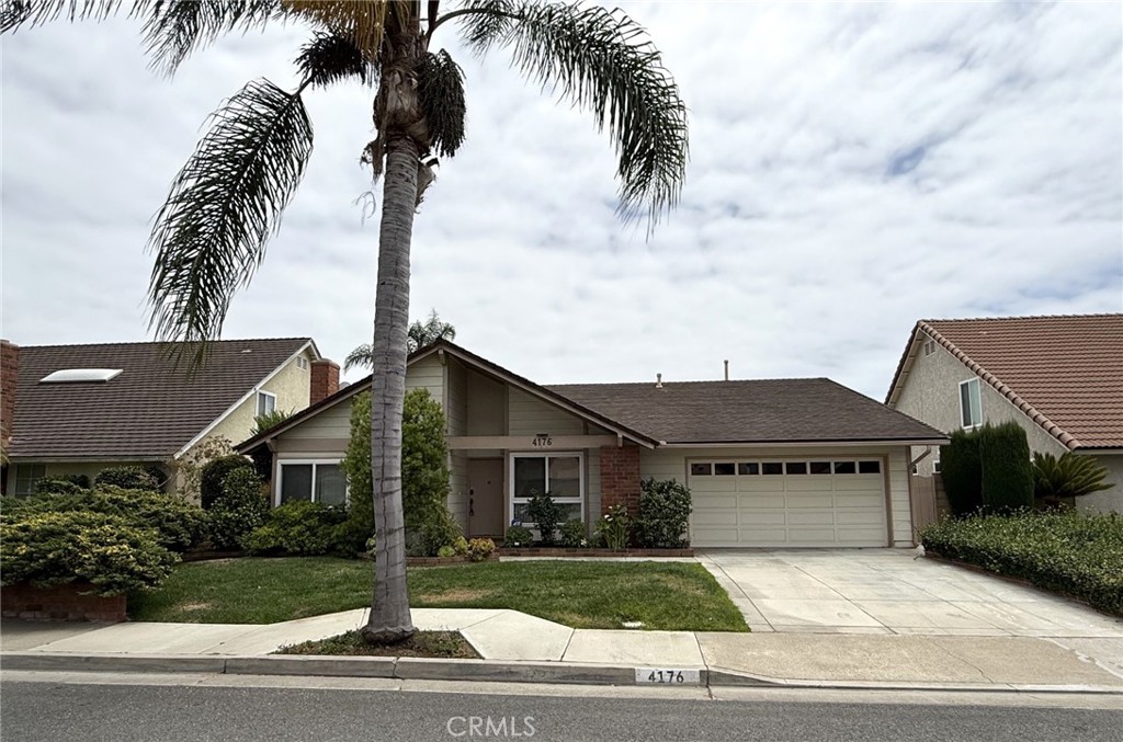 4176 Via Norte