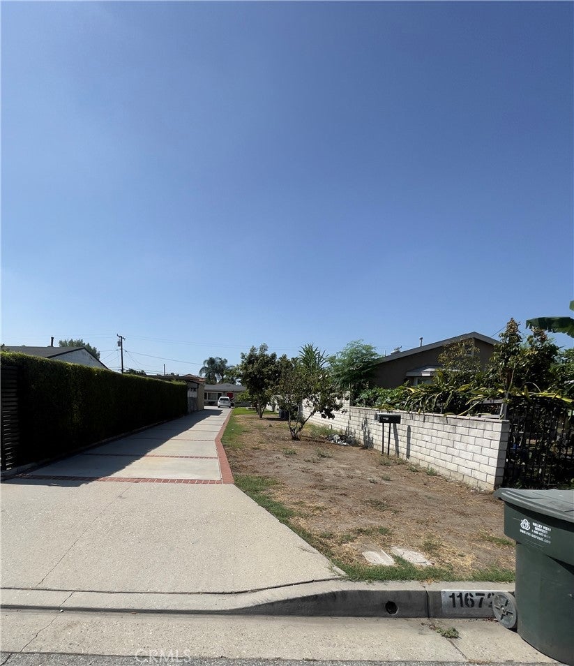 11672 Ranchito St