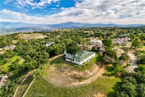 16765 Charro Road Lake Elsinore CA 92530