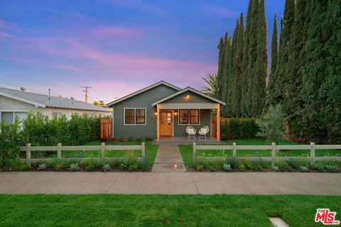 Photo of 5252 Range View Avenue, Los Angeles, CA 90042 (MLS # 25613159) Photo of 5252 Range View Avenue, Los Angeles, CA 90042 (MLS # 25613159)