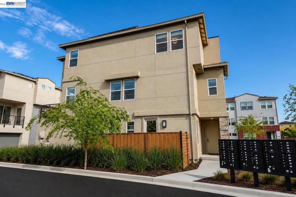 6065 Bullion Ln