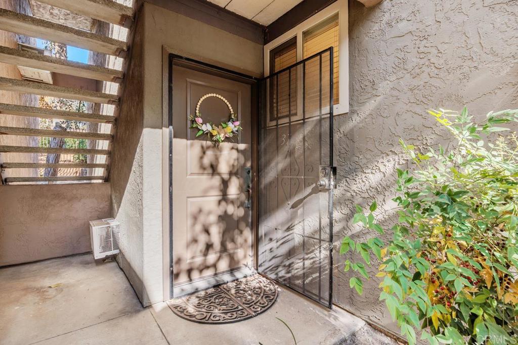 1350 N Escondido Boulevard 37, Escondido CA 92026