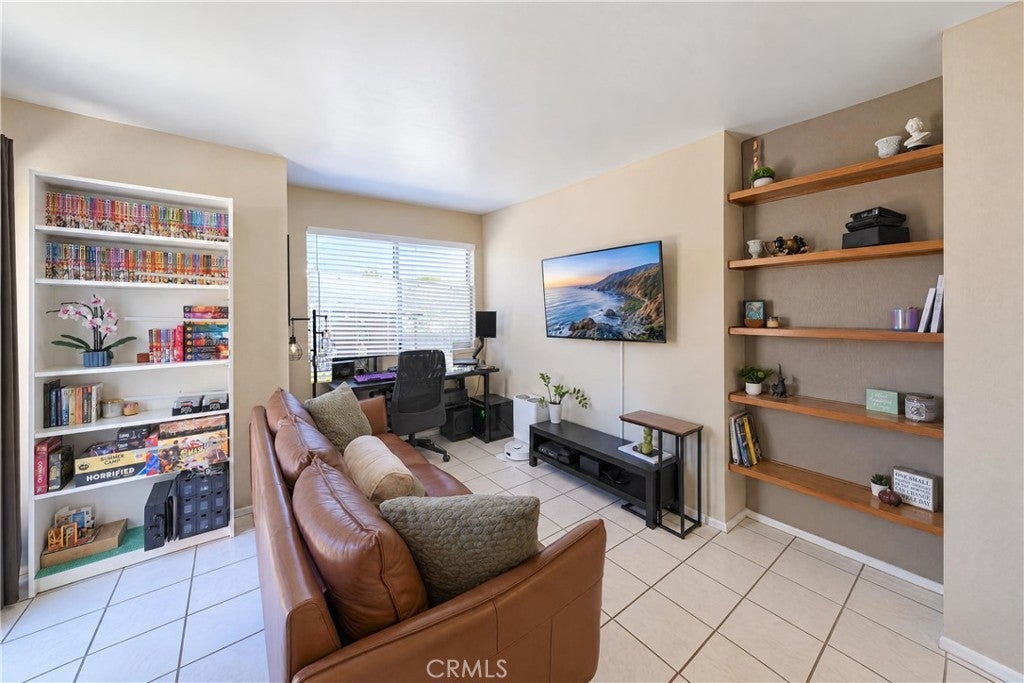4572 W 5th Street