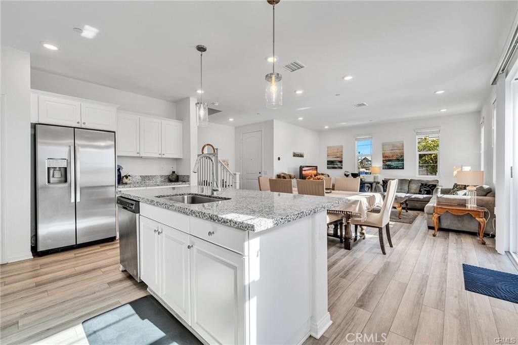 1752 Apricot Tree Place