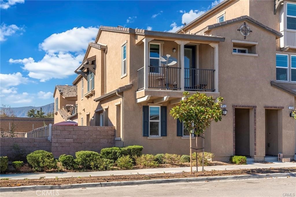 1752 Apricot Tree Place