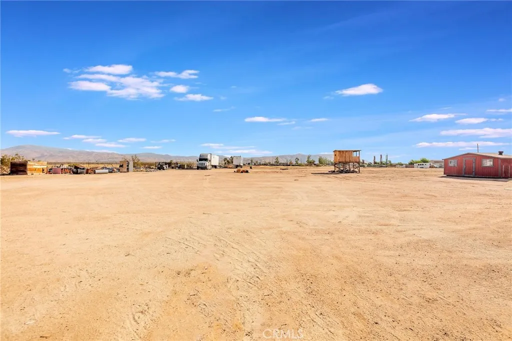 Apple Valley, California 92308, United States, 5 Bedrooms Bedrooms, ,3 BathroomsBathrooms,Residential,Active,117651