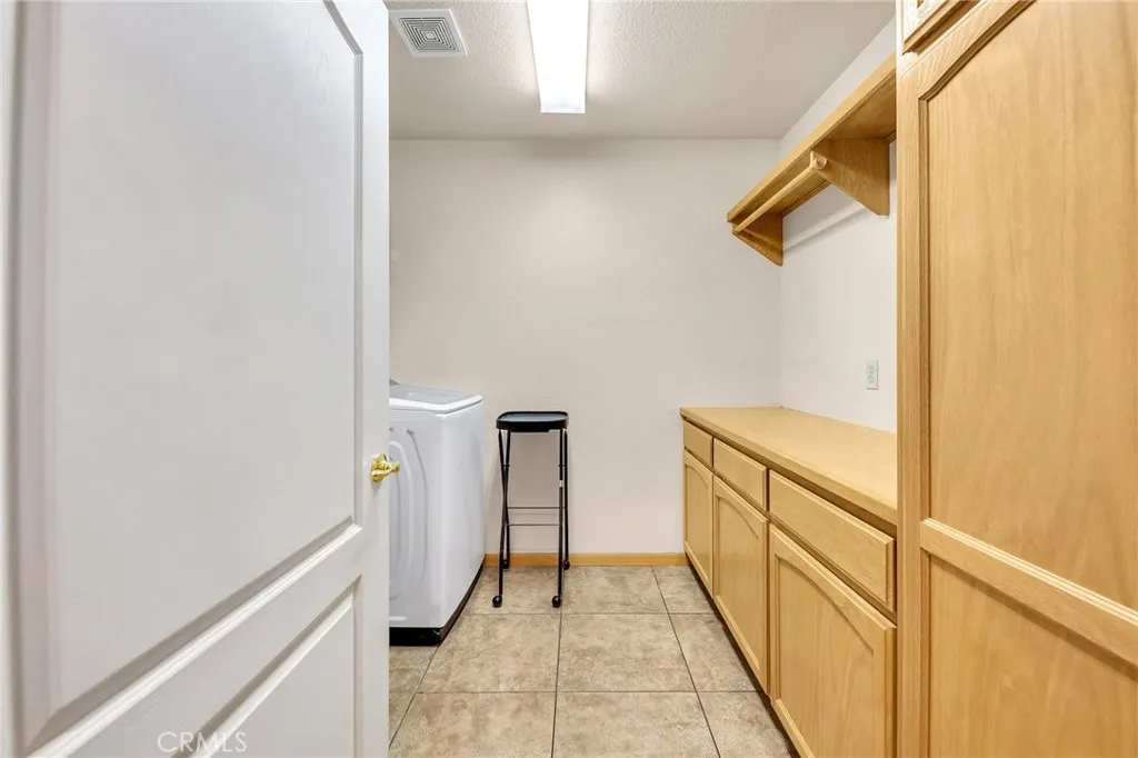 Apple Valley, California 92308, United States, 5 Bedrooms Bedrooms, ,3 BathroomsBathrooms,Residential,Active,117651