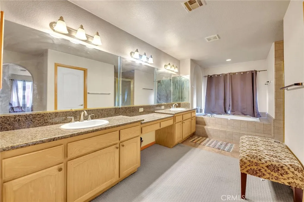 Apple Valley, California 92308, United States, 5 Bedrooms Bedrooms, ,3 BathroomsBathrooms,Residential,Active,117651