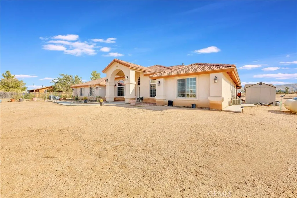 Apple Valley, California 92308, United States, 5 Bedrooms Bedrooms, ,3 BathroomsBathrooms,Residential,Active,117651