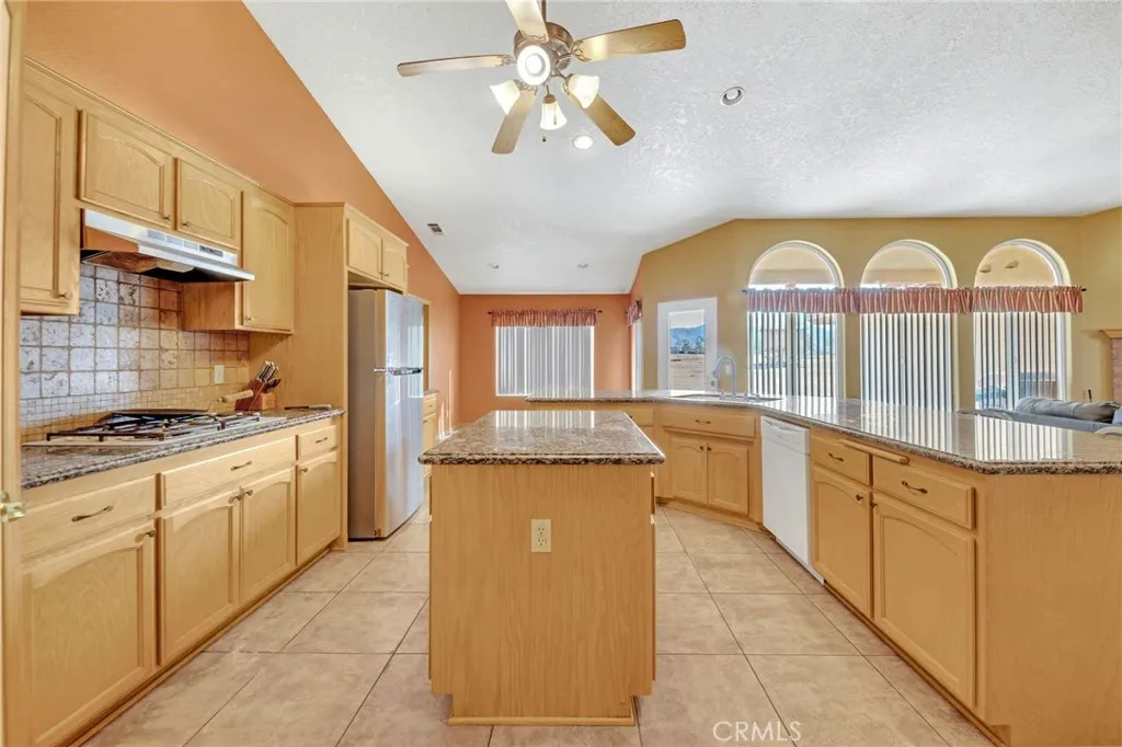 Apple Valley, California 92308, United States, 5 Bedrooms Bedrooms, ,3 BathroomsBathrooms,Residential,Active,117651