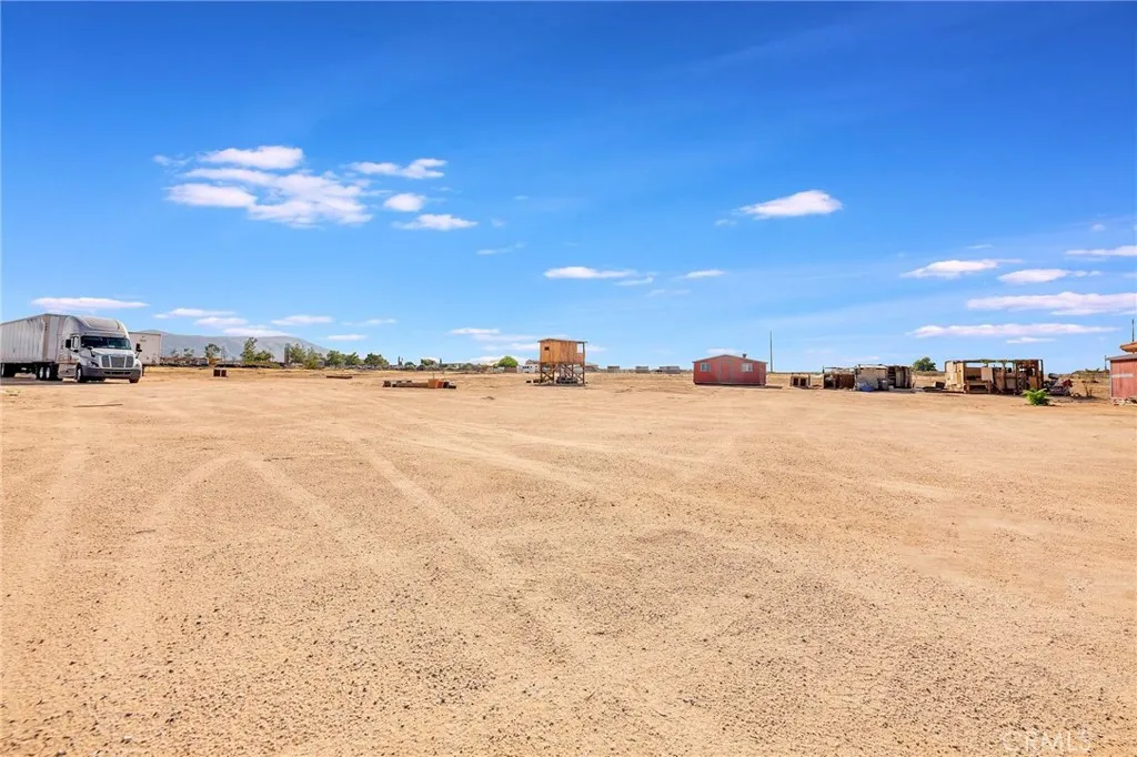 Apple Valley, California 92308, United States, 5 Bedrooms Bedrooms, ,3 BathroomsBathrooms,Residential,Active,117651