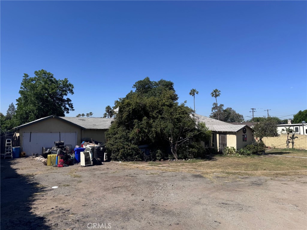 Fontana Home built in the 1940s Home has good bones, Half Acre in Fontana for this price is rare, Take advantage of this Big lot in the center town.
This home is Priced to Sell As-Is!
This property is a diamond in the rough—perfect for investors, flippers, or buyers looking for a renovation project. The home needs work and is being sold strictly as-is, with no repairs or credits to be made by the seller. It's priced accordingly, taking into account the repairs and updates needed.
Serious inquiries only. Please no lowball offers—the property is already competitively priced for its condition and potential.
If you have vision and are ready to roll up your sleeves, this could be a great opportunity. Bring your contractor and see the potential this home has to offer!