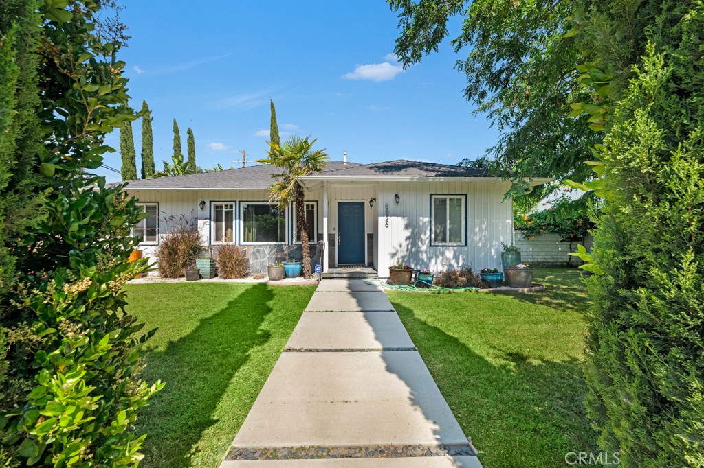 Gorgeous Sherman Oaks 3 bedroom, 2 bath nearly 1700 sq. ft. home that has been completely
remodeled. This home will take your breath away. This home features an open concept floor
plan with dramatic cathedral ceilings and contemporary designer touches.
The master bedroom features a huge en suite bath and walk-in closet. There are two spacious
secondary bedrooms with updated finishes. The bathrooms have been uniquely designed for
the most discriminating buyer including a huge shower and double floating vanity. New kitchen
with quartz counters, high-end mosaic backsplash, modern porcelain floors, stainless steel
appliances and more. Other features include new engineered hardwood floors throughout, new
paint inside, new stucco, new windows and sliding doors, new interior and exterior doors, new
garage door and vinyl gate for extra privacy, huge dining room and a huge entertainers yard
that promises lasting enjoyment, and SO much more!!! This house is a must see.
Located in a quiet neighborhood adjacent to prestigious Chandler Estates.