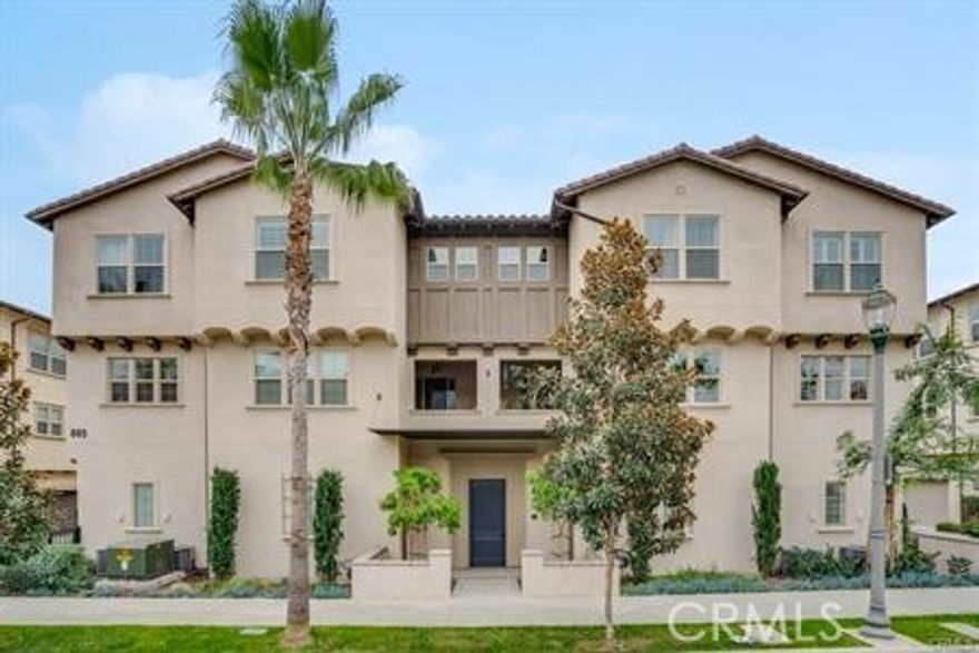 Must see townhome in the beautiful community of Rosedale! A cozy courtyard serves as the entrance to this tri-level unit. The first level has a spacious 2 car garage and formal entry. The main level boasts an open floor plan with a great living and dining area surrounding the kitchen. A peninsula style kitchen counter top serves as an ideal gathering place to entertain! A private balcony off the dining area is also a great bonus! The upper level has a convenient laundry room and two bedrooms each with their own en-suite bathrooms. Best of all, the community has great amenities to enjoy.