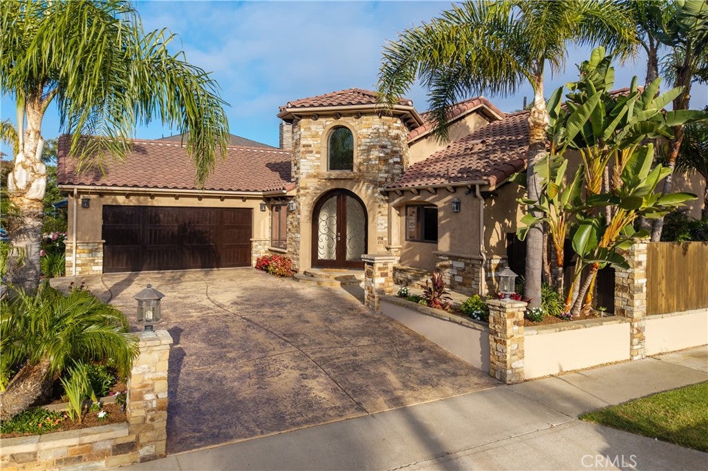 9112 Regatta DR