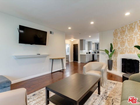 Photo of 23109 MARIANO Street, Woodland Hills, CA 91367 (MLS # 26996369)