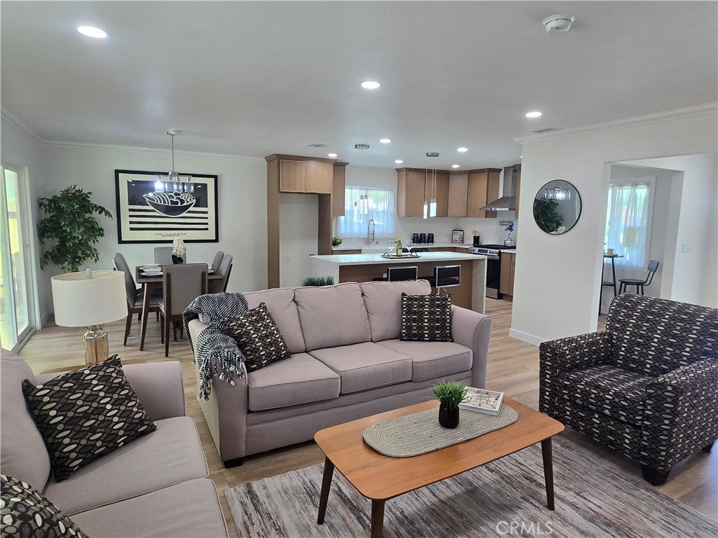 12733 Meadow Green