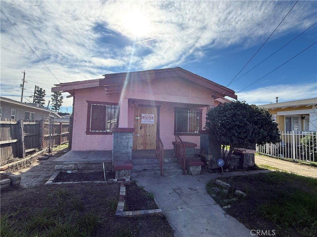 Photo of 142 W 58th St, Los Angeles, CA 90037 (MLS # OC26016245)