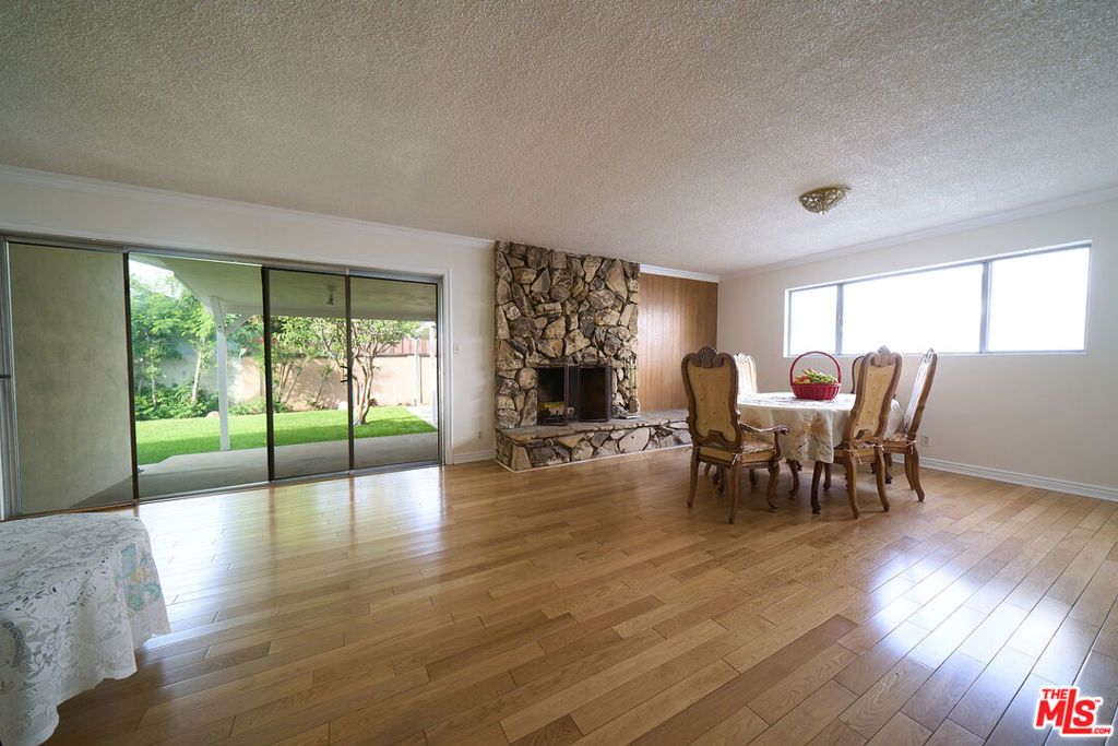 Photo of 15401 Covello Street, Van Nuys, CA 91406 (MLS # 26659825)