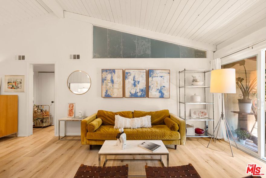 Beautiful, peaceful apartment just 10 mins from Marina Del Rey beach. Walk to the mall, restaurants, and shops. Enjoy high ceilings and a fully equipped kitchen. Master bedroom has a king size bed and on-suite double sink bathroom. Two queen bedrooms share a hallway bath. Access to gym, 3 pools, 2 jacuzzi, tennis court , sauna, club house. 2 parking spots, free parking on street too. Unique decor, original art and all utilities.