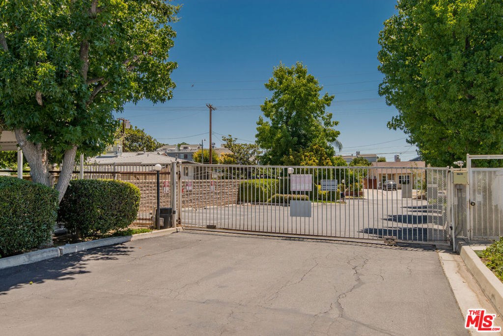 Photo 1 of 25 — 7025 Glade Avenue 24, Canoga Park, CA 91303