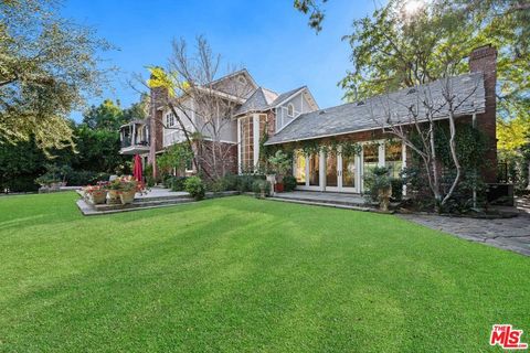 19333 Wells Drive Tarzana CA 91356