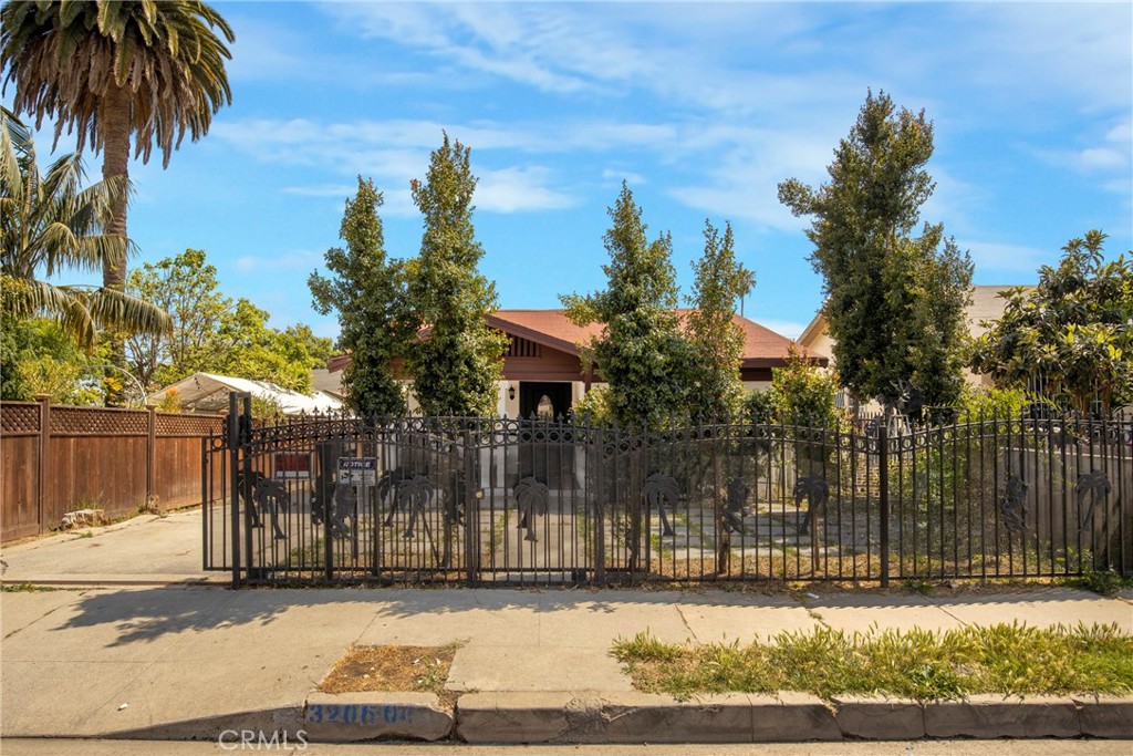 3204 W 27th