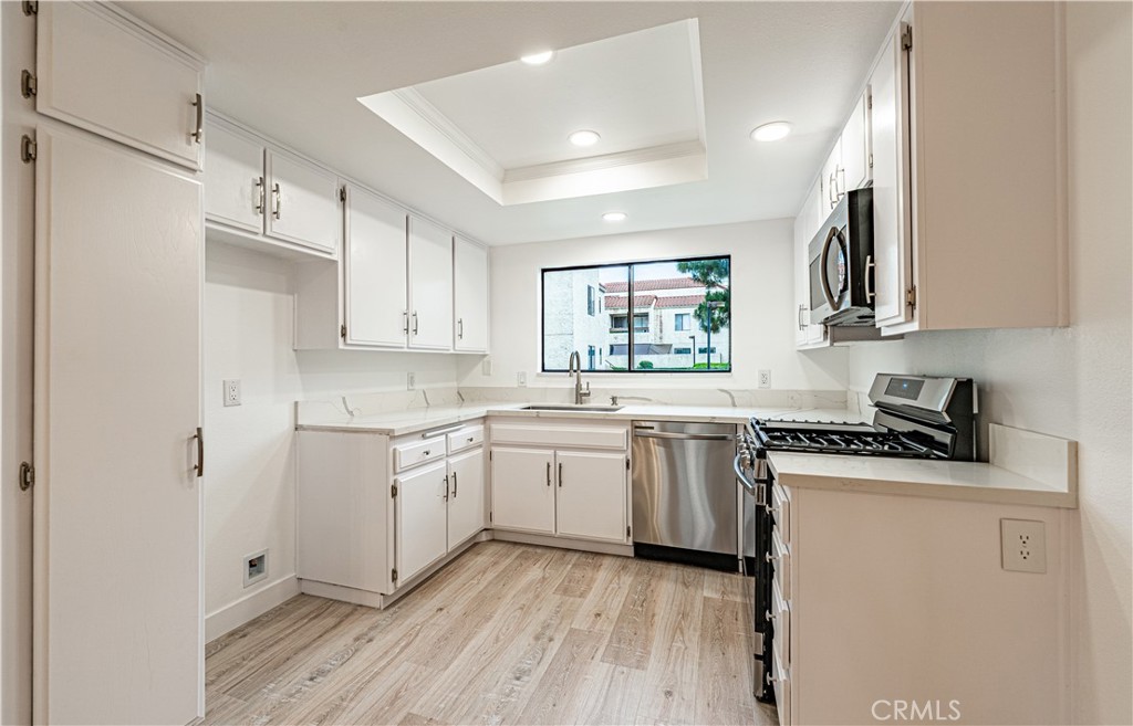 611 W 1st Street 101