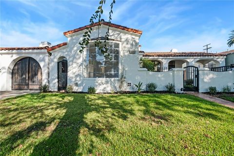 Photo of 3924 Dublin Ave, Leimert Park, CA 90008 (MLS # SB25242976)
