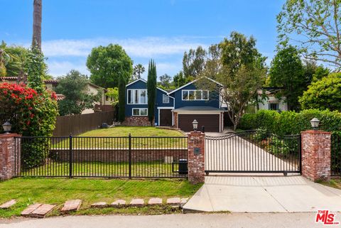 Photo of 3740 Lankershim Boulevard, Los Angeles, CA 90068 (MLS # 26756285)