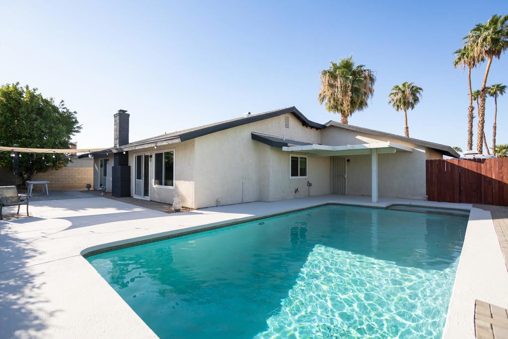 82131 Sunset Court