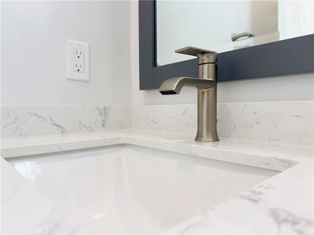 Lake Balboa, California 91406, United States, 2 Bedrooms Bedrooms, ,2 BathroomsBathrooms,Residential,Active,184706