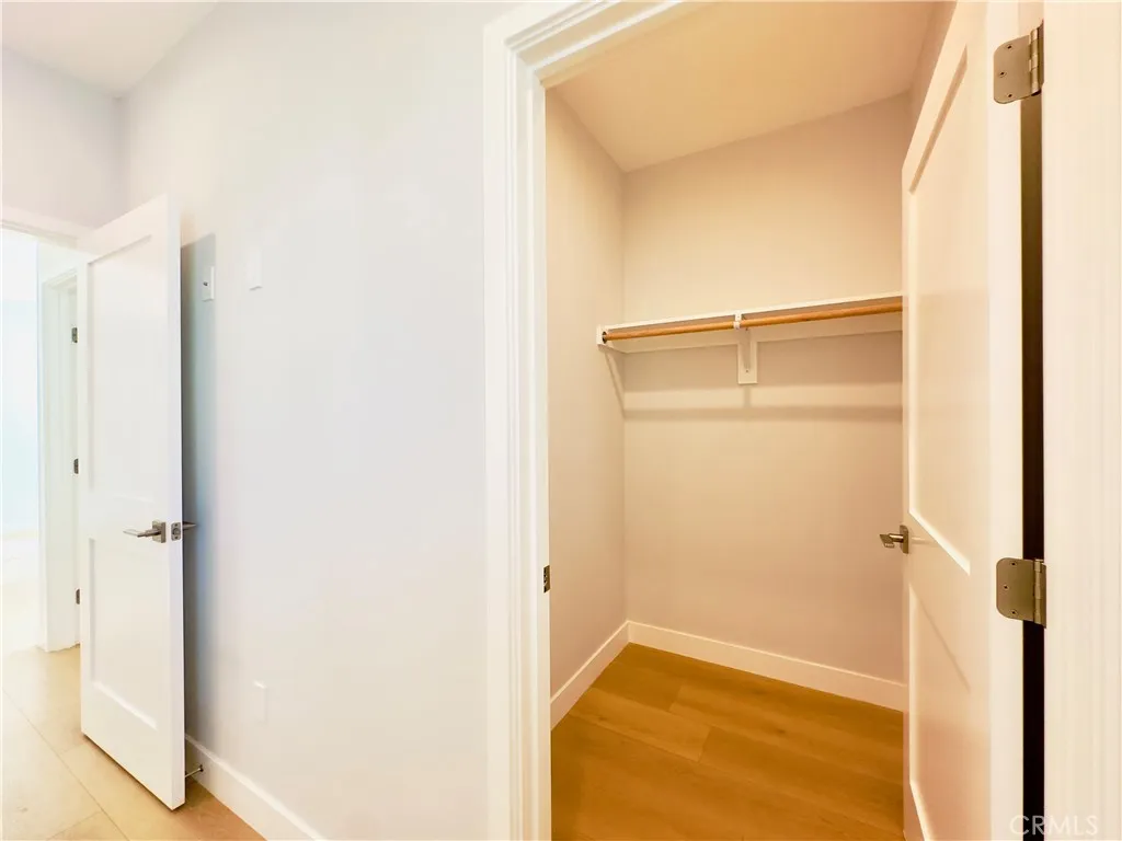 Lake Balboa, California 91406, United States, 2 Bedrooms Bedrooms, ,2 BathroomsBathrooms,Residential,Active,184706